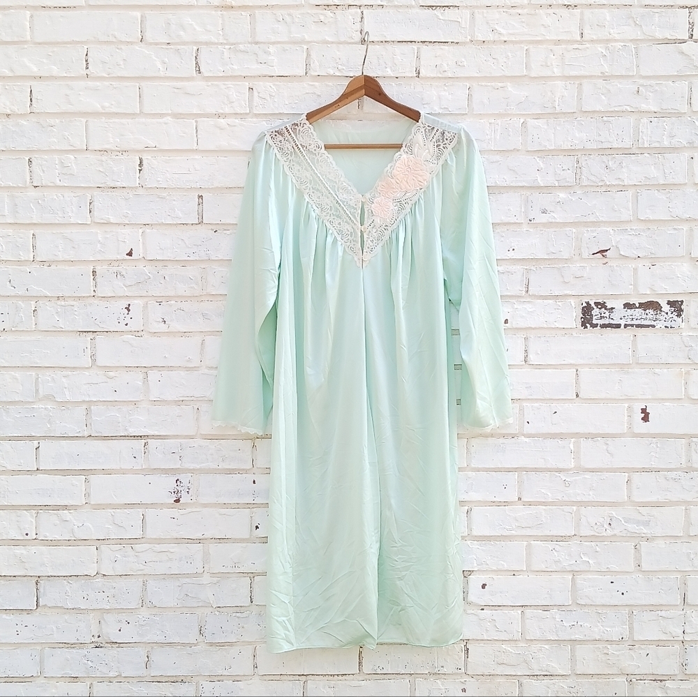 Vintage Shadowline Nightgown Size Medium